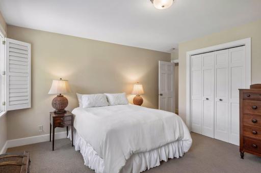 215 Hollander Road, Wayzata, MN 55391