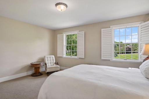 215 Hollander Road, Wayzata, MN 55391