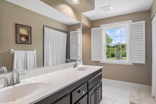 215 Hollander Road, Wayzata, MN 55391