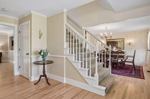 215 Hollander Road, Wayzata, MN 55391