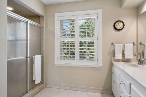 215 Hollander Road, Wayzata, MN 55391