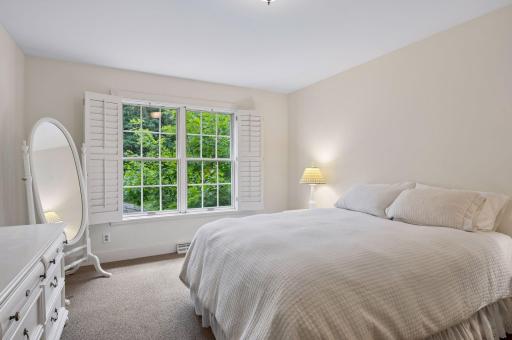 215 Hollander Road, Wayzata, MN 55391