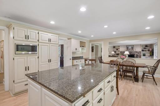 215 Hollander Road, Wayzata, MN 55391