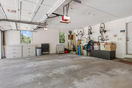 215 Hollander Road, Wayzata, MN 55391