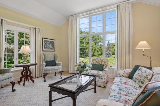 215 Hollander Road, Wayzata, MN 55391