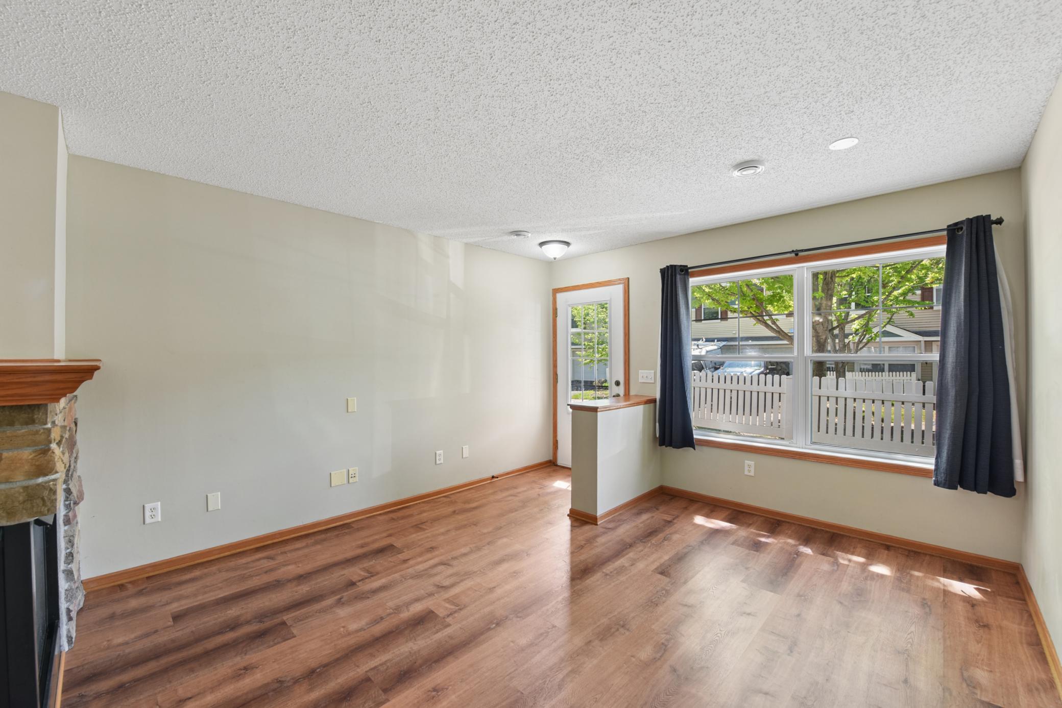 2489 Dawes Place #D - Spacious living room with lots of sunlight