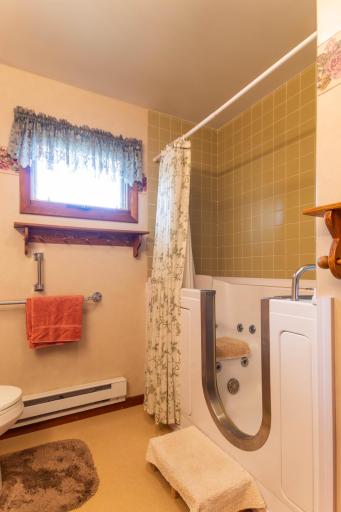 1720 Lake Avenue NE, Bemidji, MN 56601