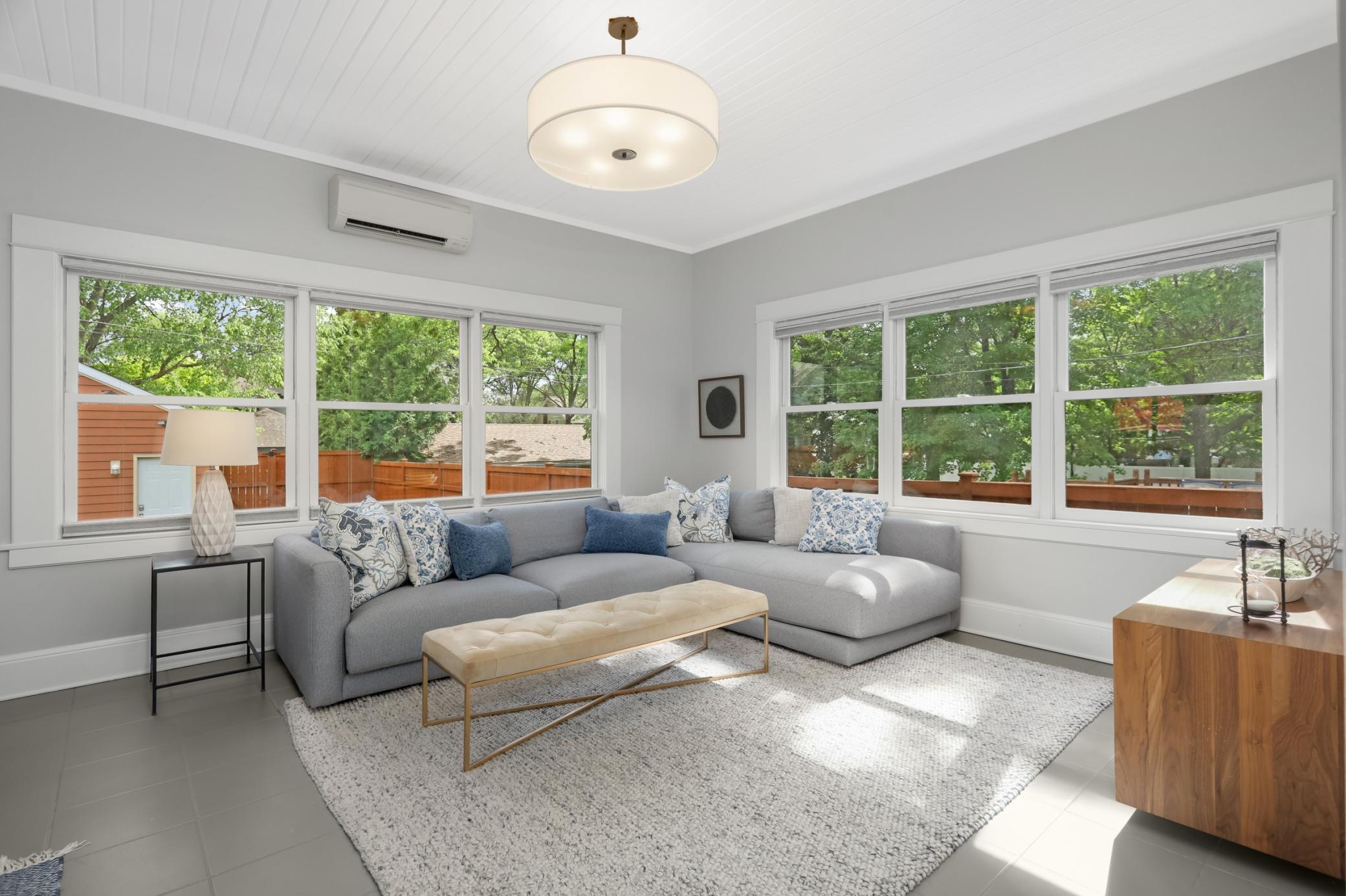 Four season family/sunroom