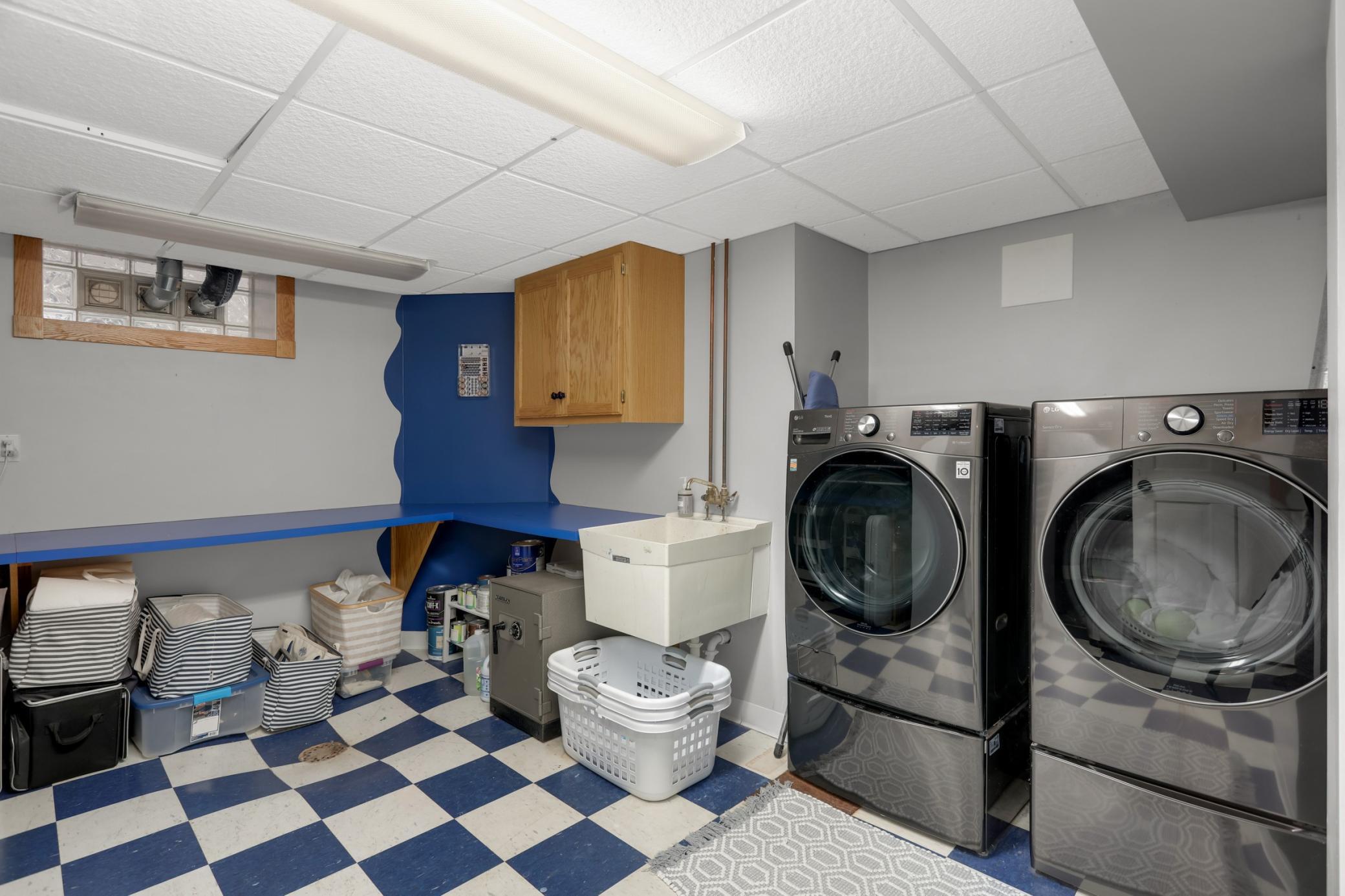 Lower level laundry