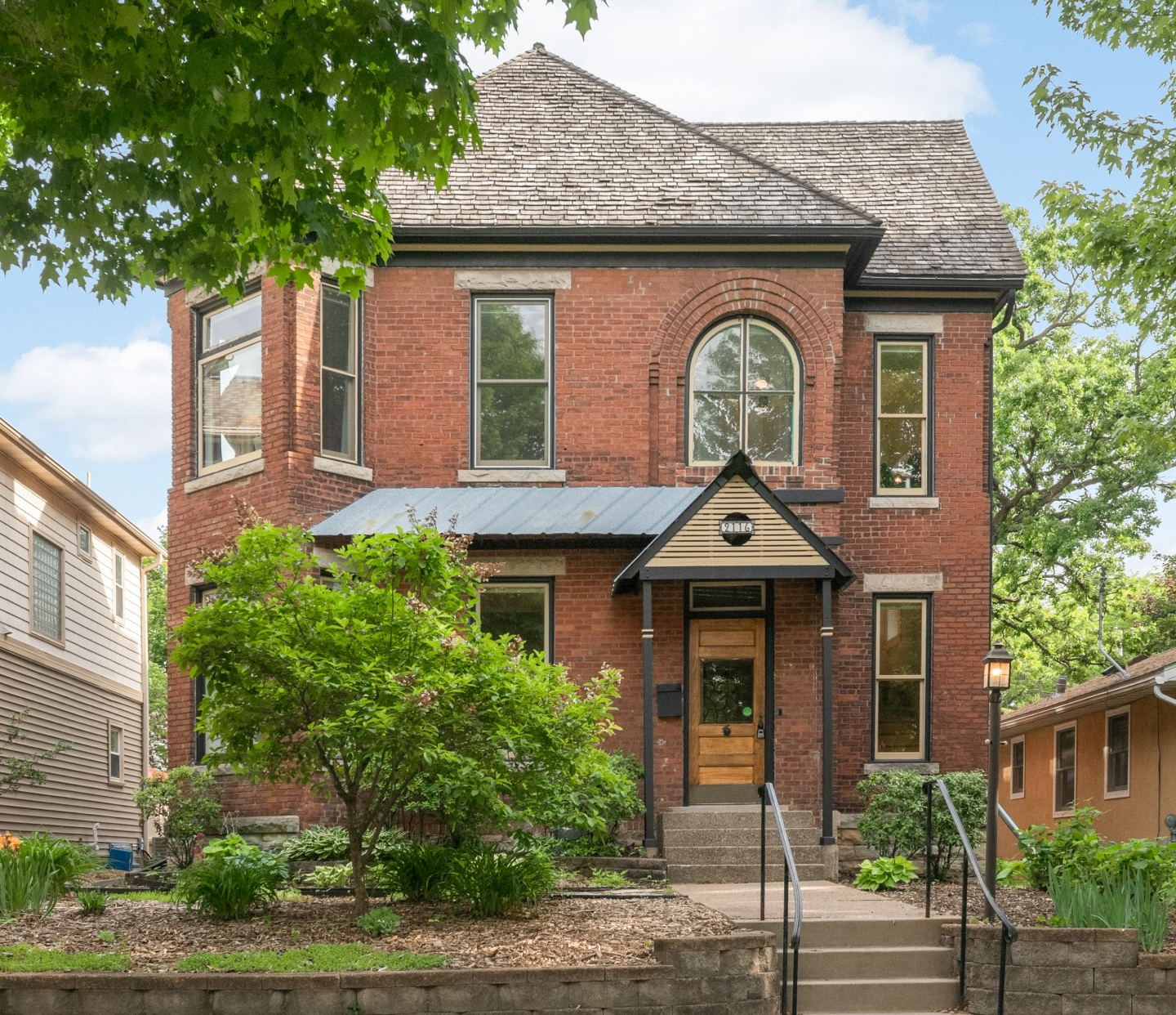 Welcome to 2116 Lincoln Ave!