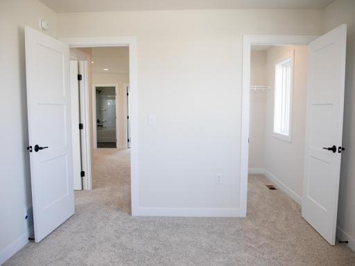 3606 Decorah Way S, Fargo, ND 58104
