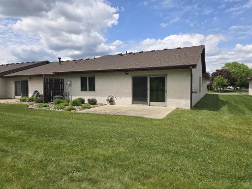 2126 Vierling Drive E, Shakopee, MN 55379