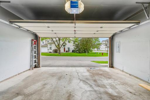8996 Sawgrass Glen, 405, Maple Grove, MN 55311
