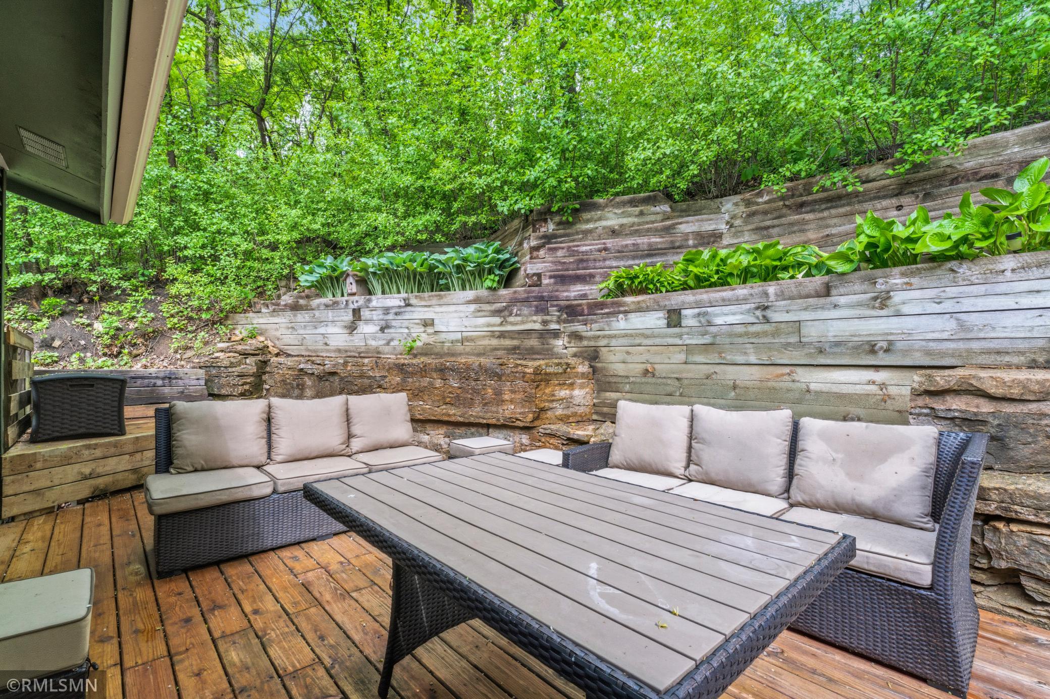 Private Back Deck/Patio