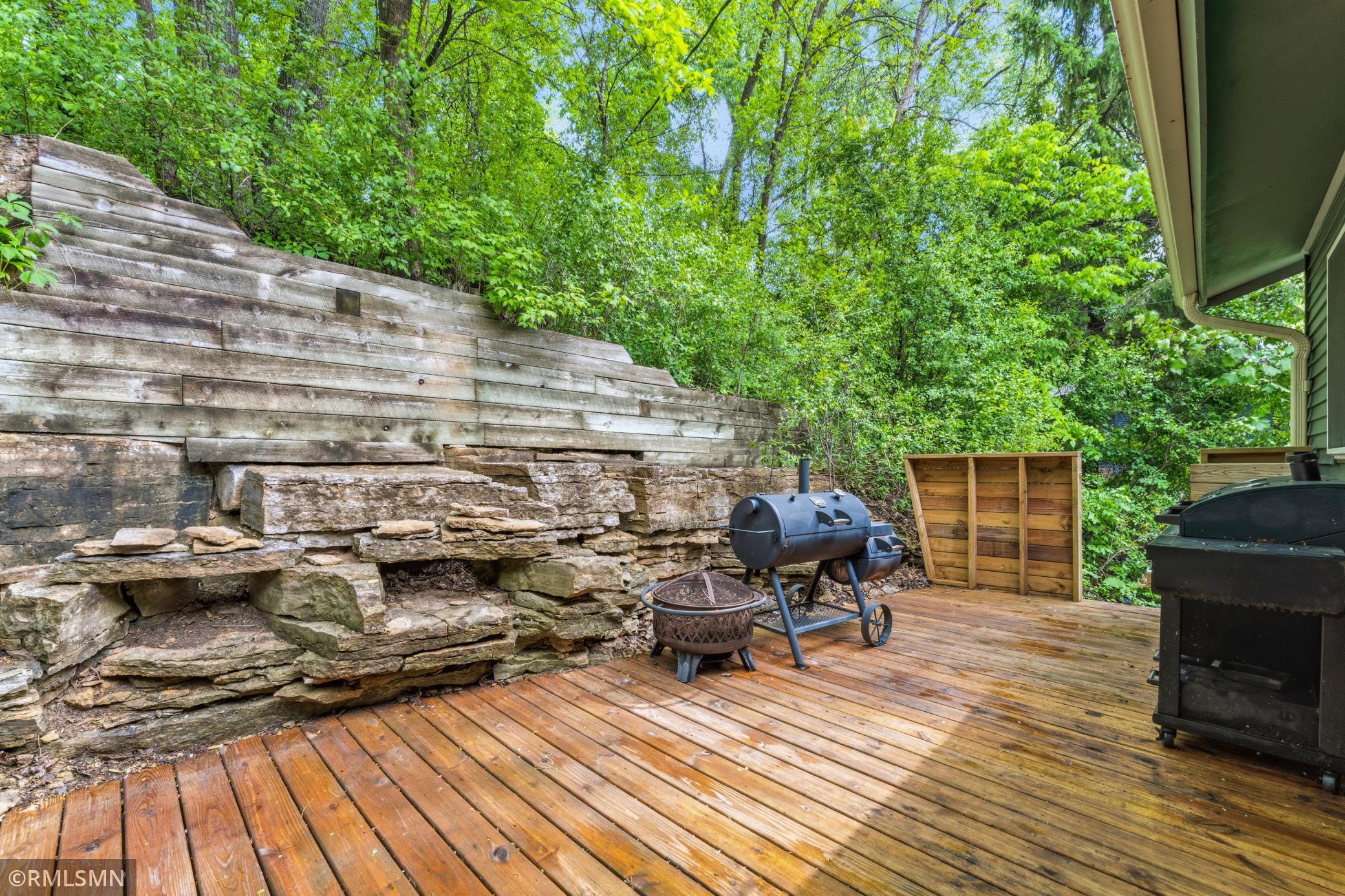 Private Back Deck/Patio