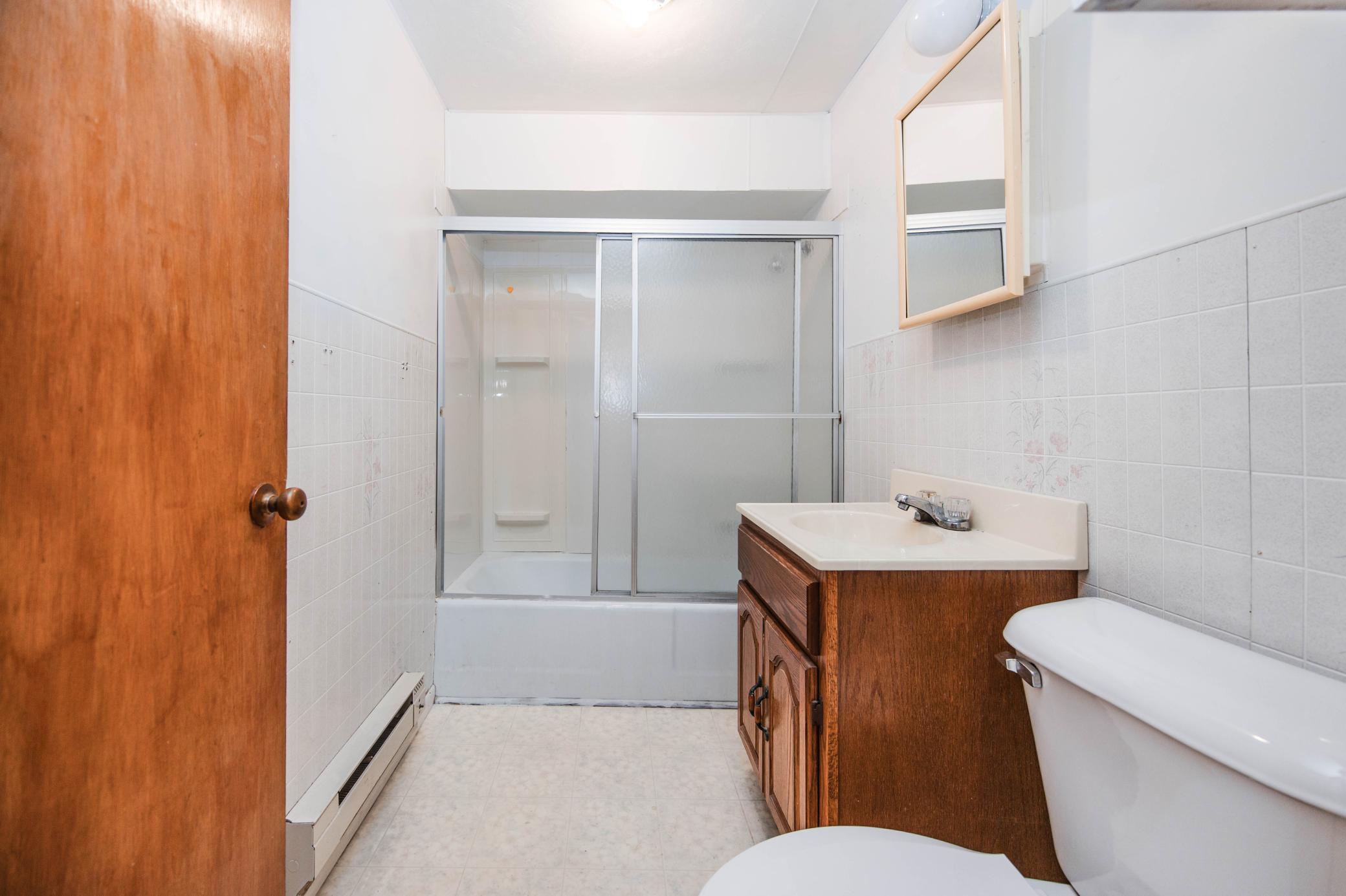 LL Bathroom2
