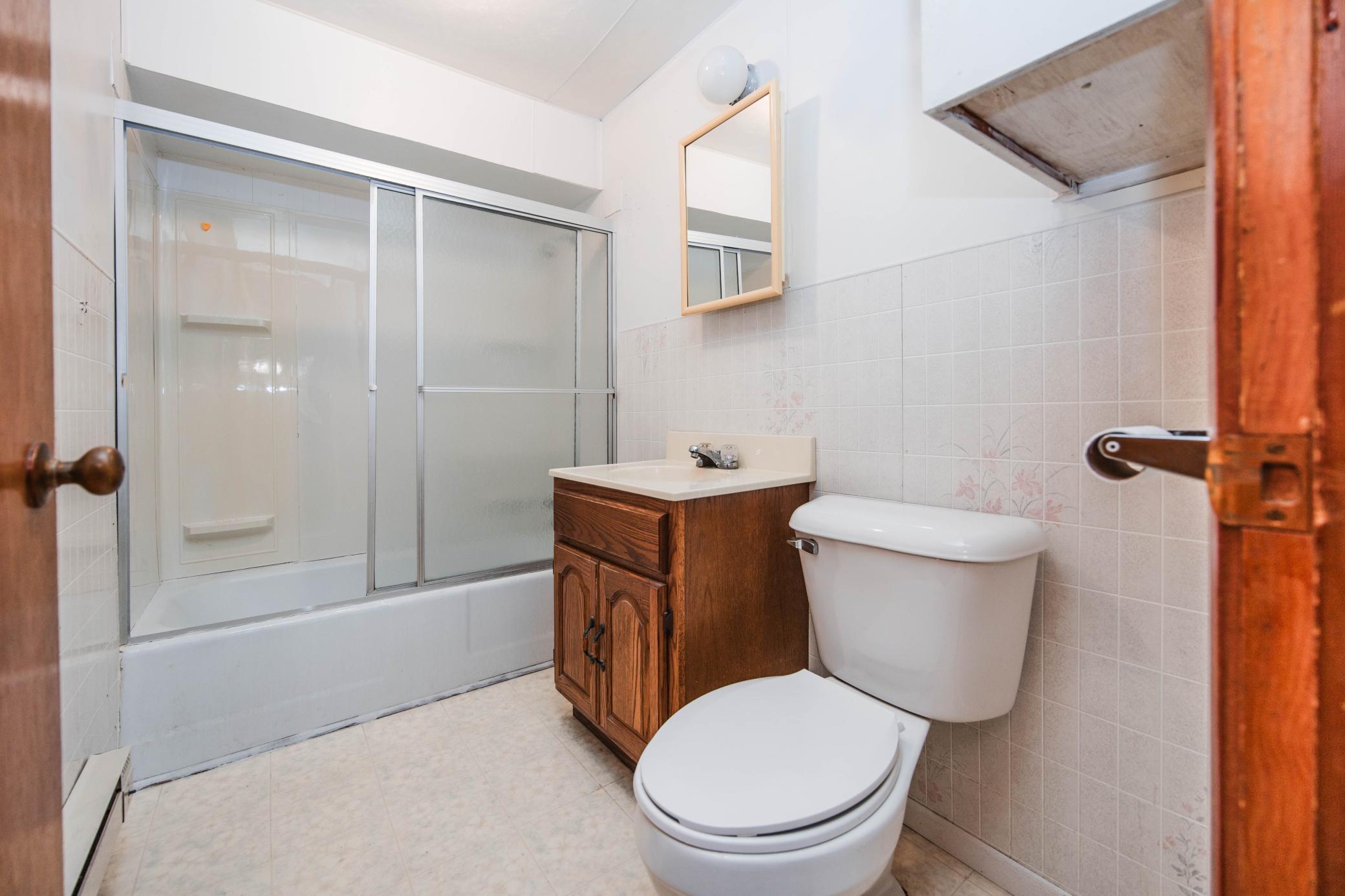 LL Bathroom2