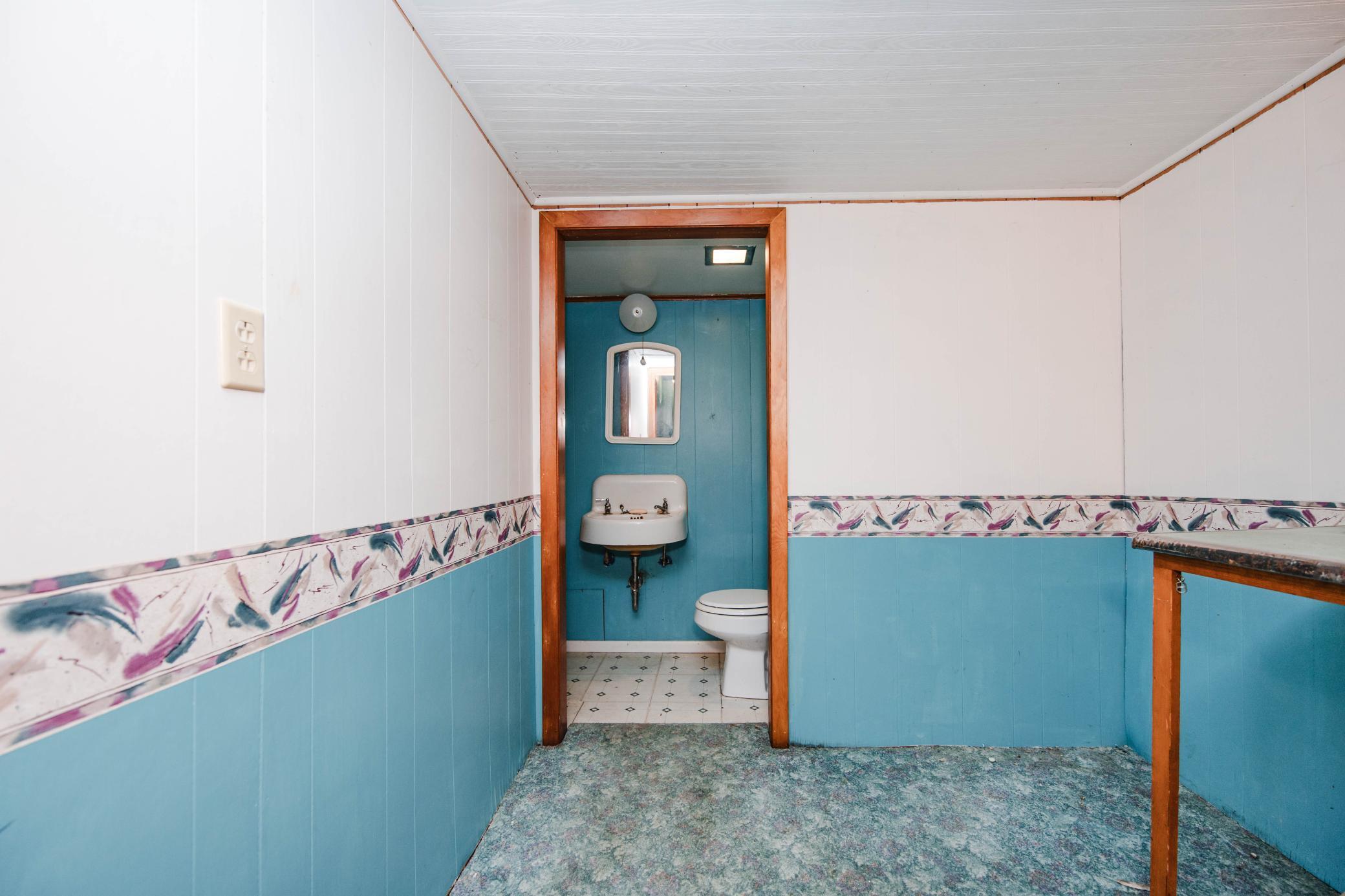 LL Bathroom1