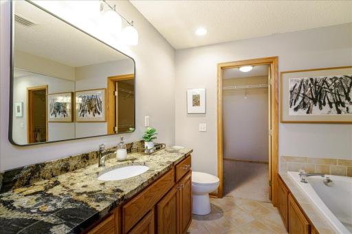 1407 Summit Shores Drive, Burnsville, MN 55306