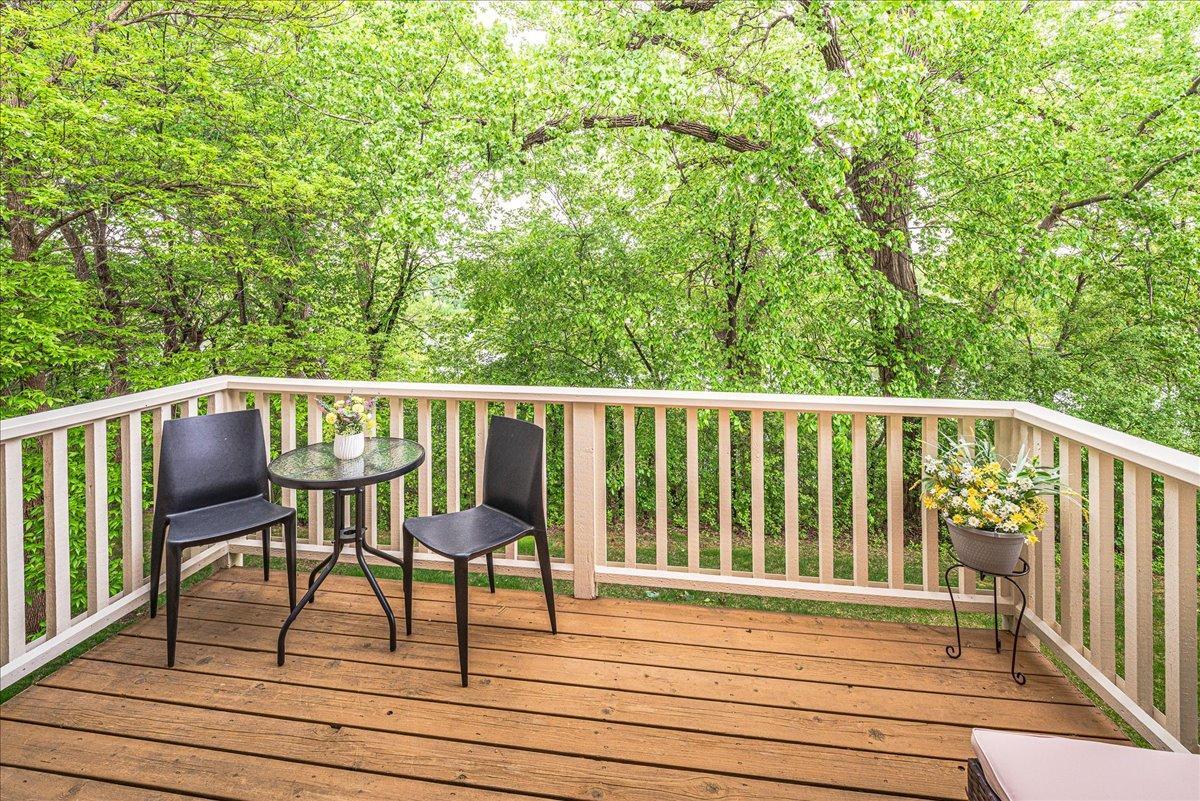 Deck.