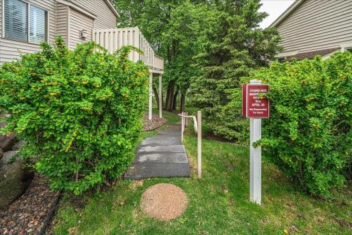 1407 Summit Shores Drive, Burnsville, MN 55306