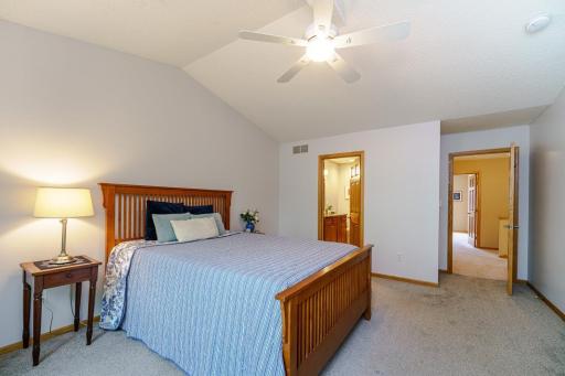1407 Summit Shores Drive, Burnsville, MN 55306