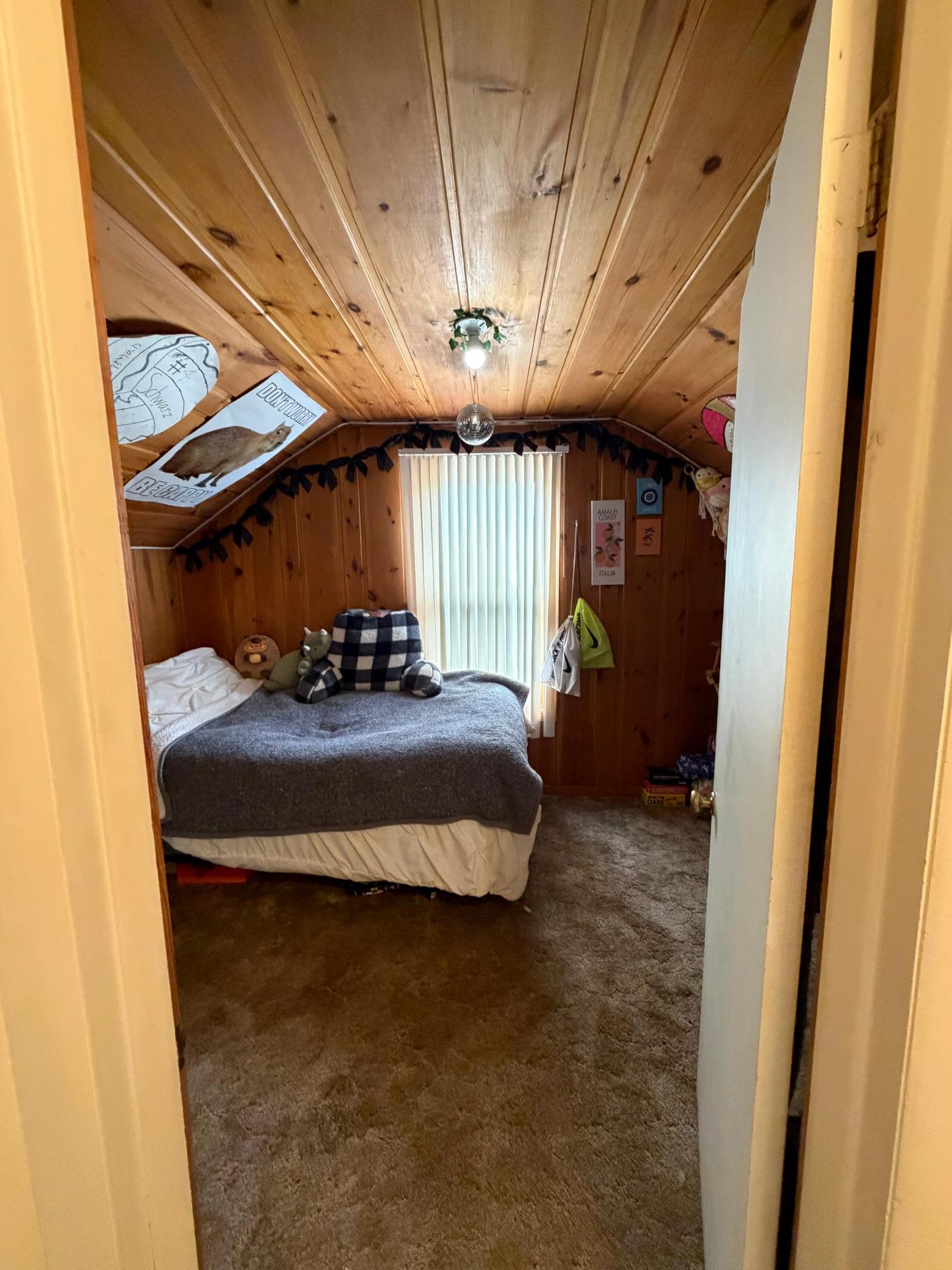 Upstairs Bedroom 2