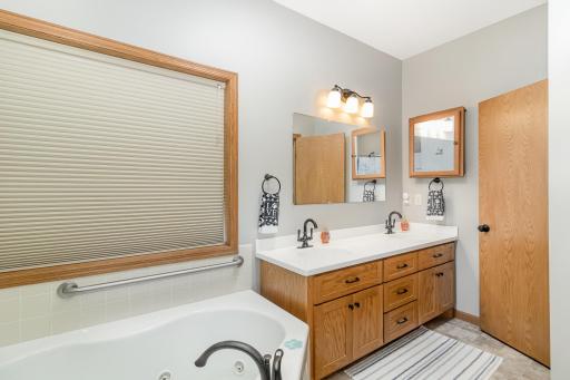 924 Mallard Lane, Belle Plaine, MN 56011