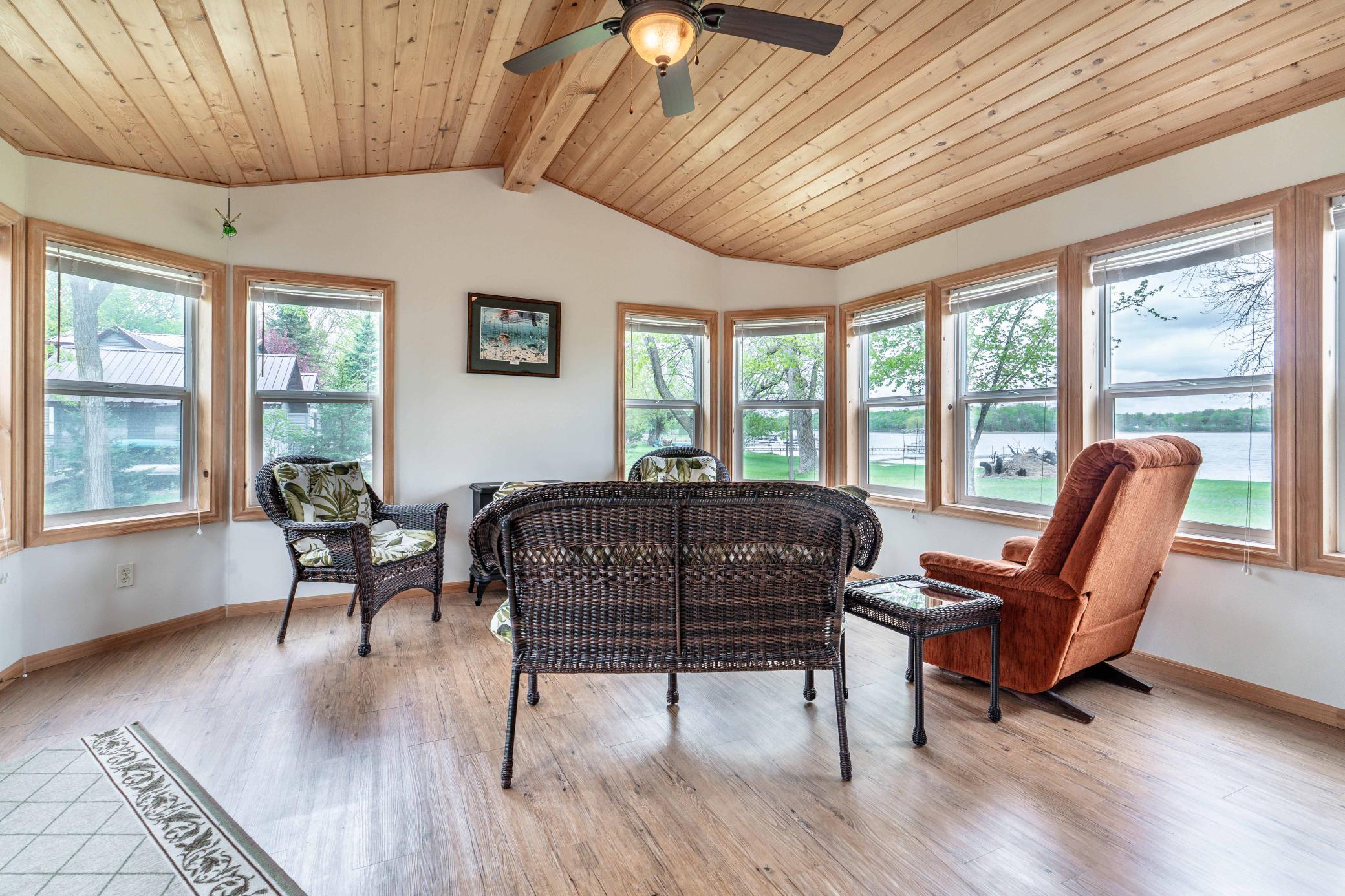 Sunroom additoin with panoramic property view