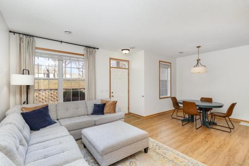 11023 Oak Grove Circle, E, Woodbury, MN 55129