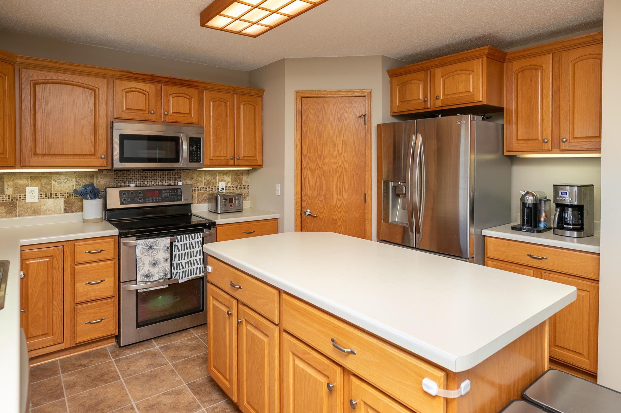 5714 49th Ave NW 16-16-Kitchen.jpg