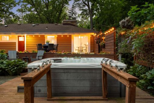 350 Arcwood Road, Mahtomedi, MN 55115