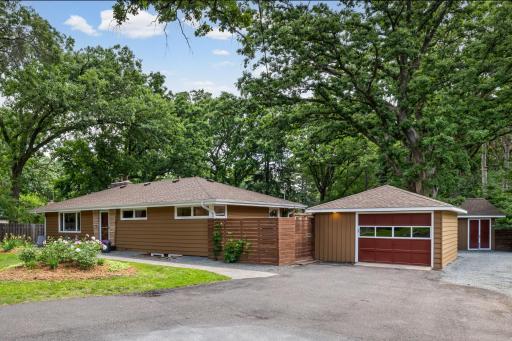 350 Arcwood Road, Mahtomedi, MN 55115