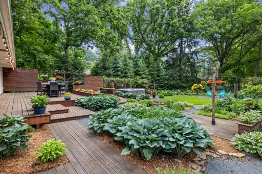350 Arcwood Road, Mahtomedi, MN 55115