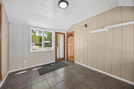 Enter the breezeway from front or attached garage