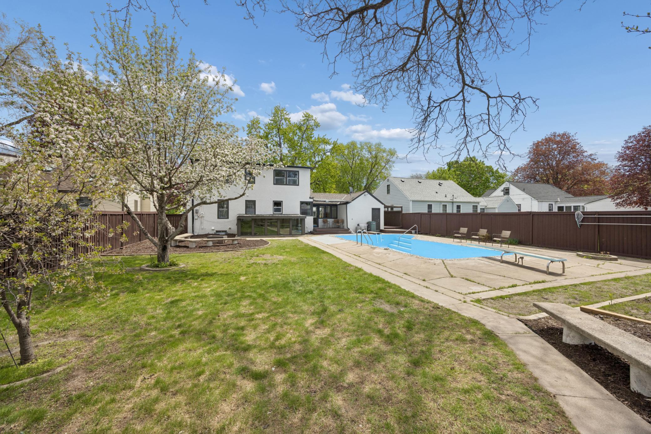 view of the Back yard