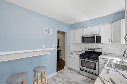 1108 Oakdale Avenue, Saint Paul, MN 55118