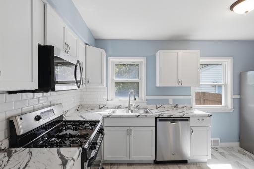 1108 Oakdale Avenue, Saint Paul, MN 55118