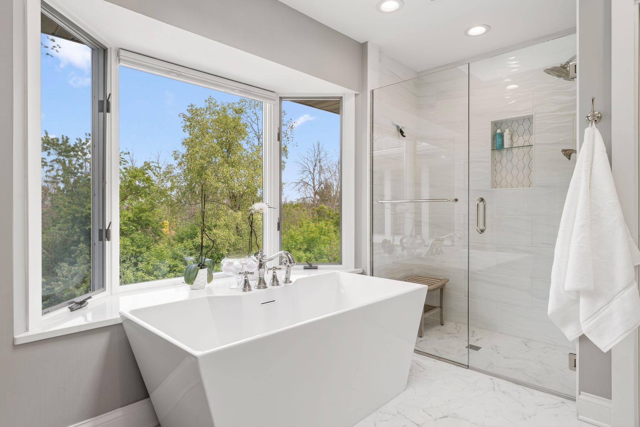 Soak in complete serenity and privacy - add a candle and glass of wine and you will forget all your worries.