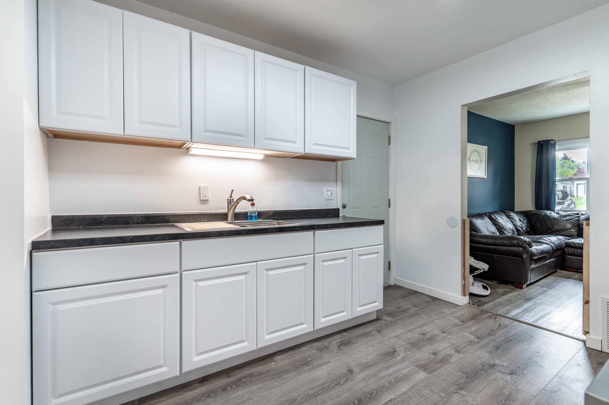 1119 N Lake St FF-207.jpg