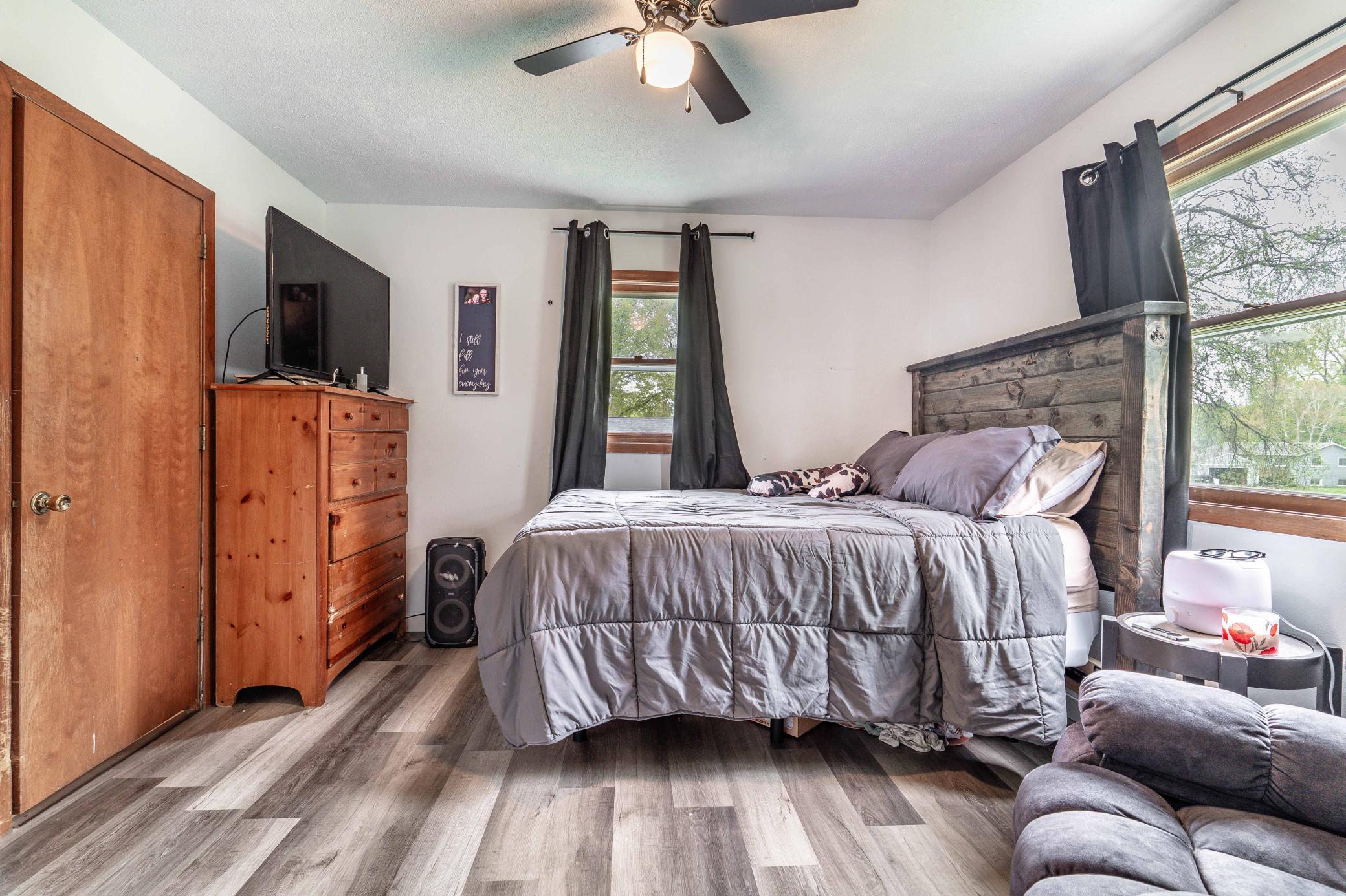 1119 N Lake St FF-216.jpg