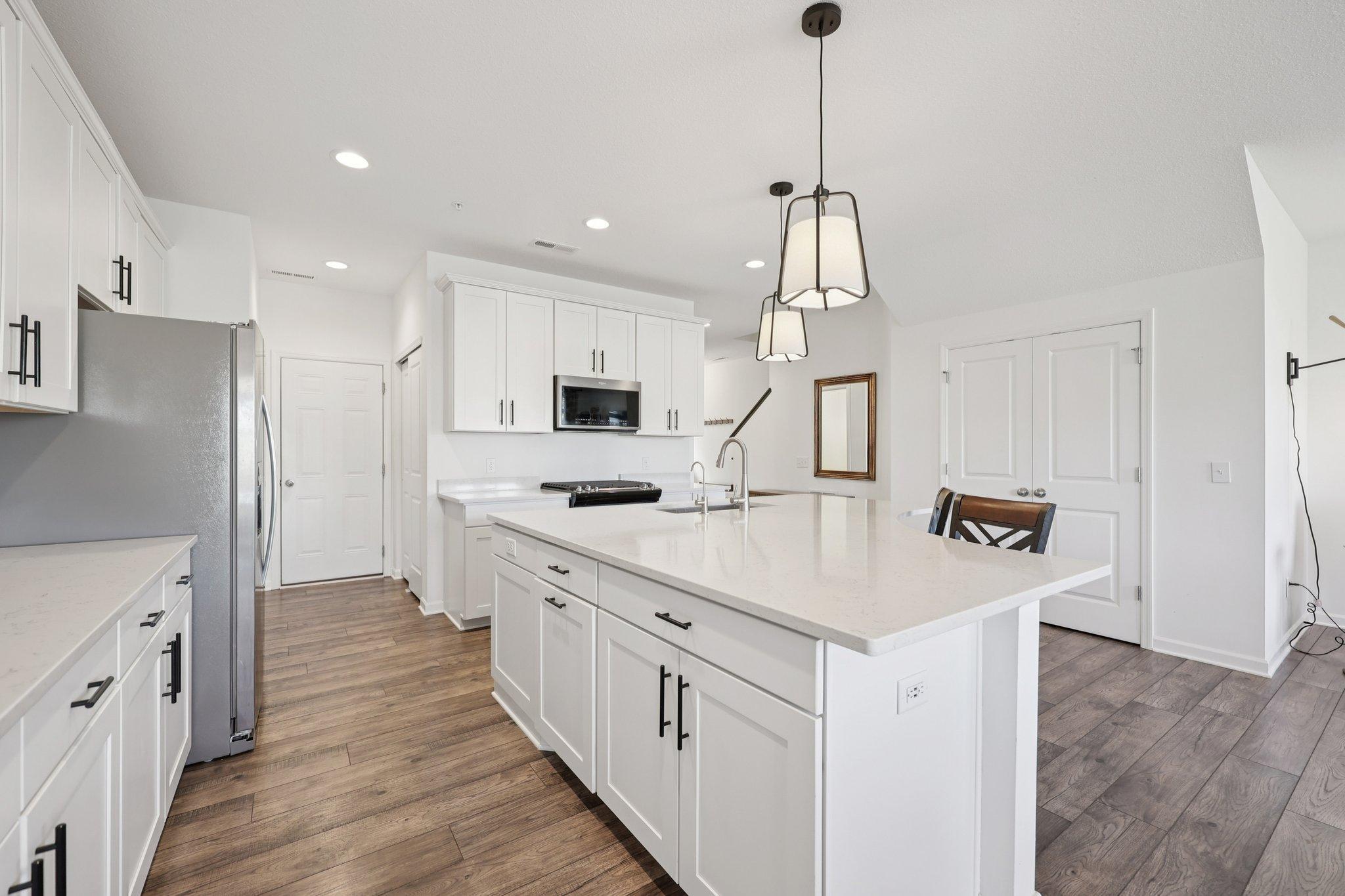 18-web-or-mls-60th Ave-S2903-018.jpg