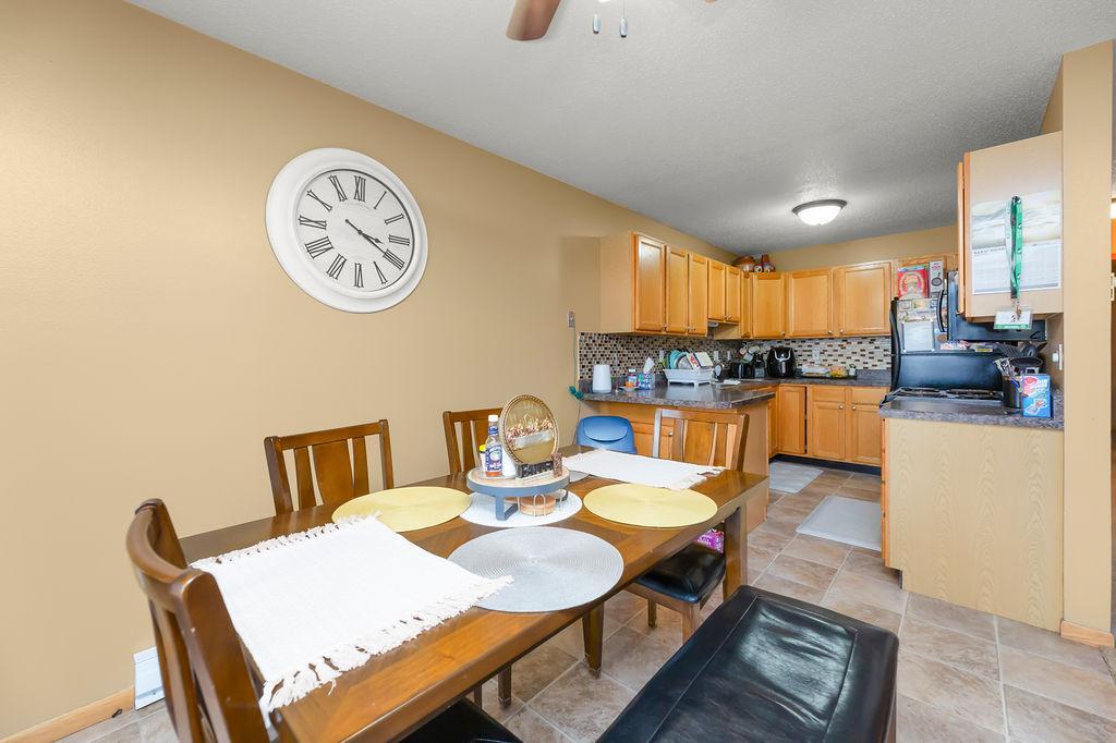 Eat-in Kitchen