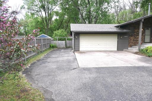 For outdoor enthusiasts and boat owners, youâll love the nearby river access and generous driveway space for boat parking.