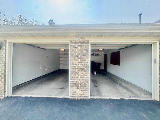 2575 Heritage Drive, 107, Mendota Heights, MN 55120