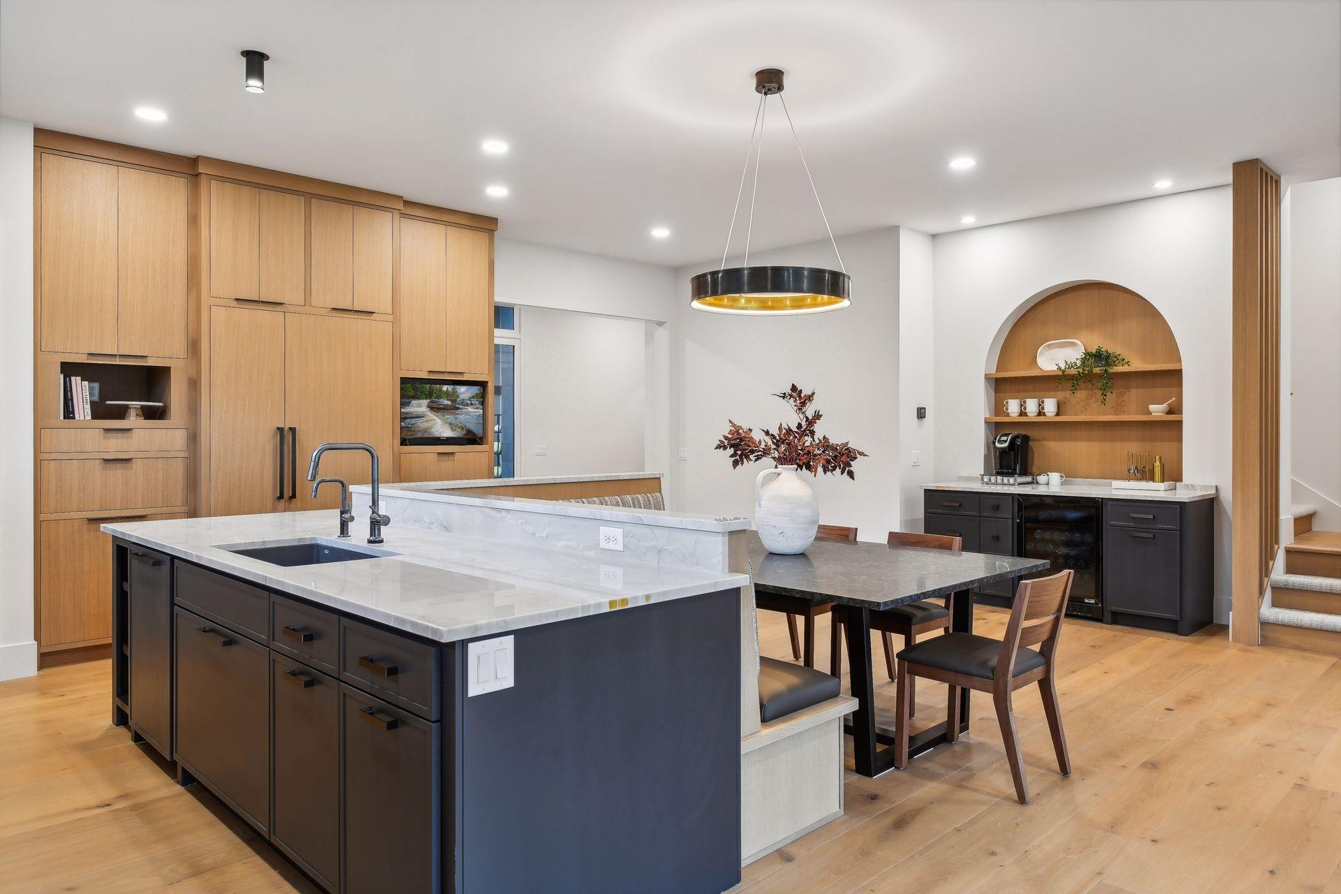 Kitchen with beverage bar