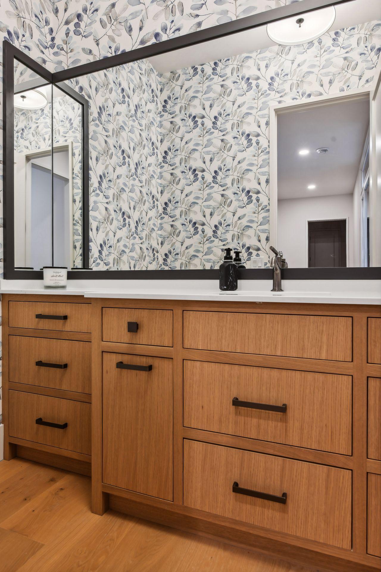 Powder room with extended cabinet (option)