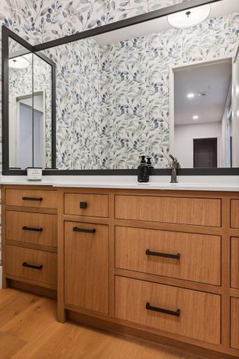 Powder room with extended cabinet (option)