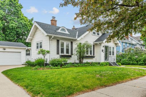 215 E 48th Street, Minneapolis, MN 55419