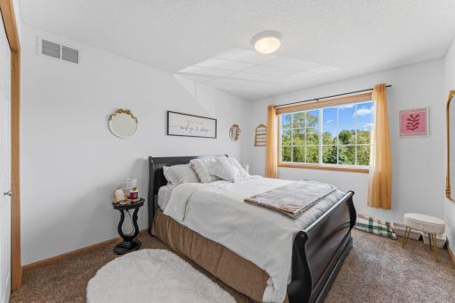 2810 White Eagle Drive, Woodbury, MN 55129